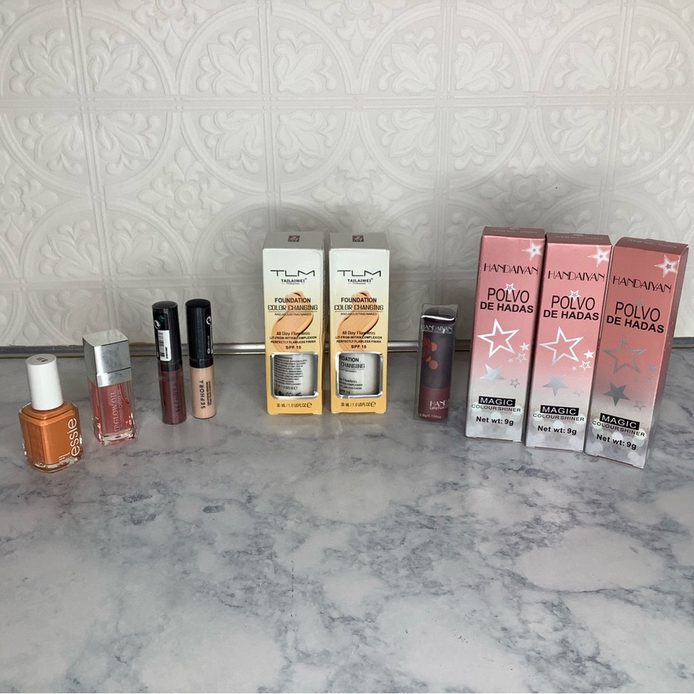 < NEW Multi-Brand Makeup Bundle 10 Pcs > - Picture 1 of 7